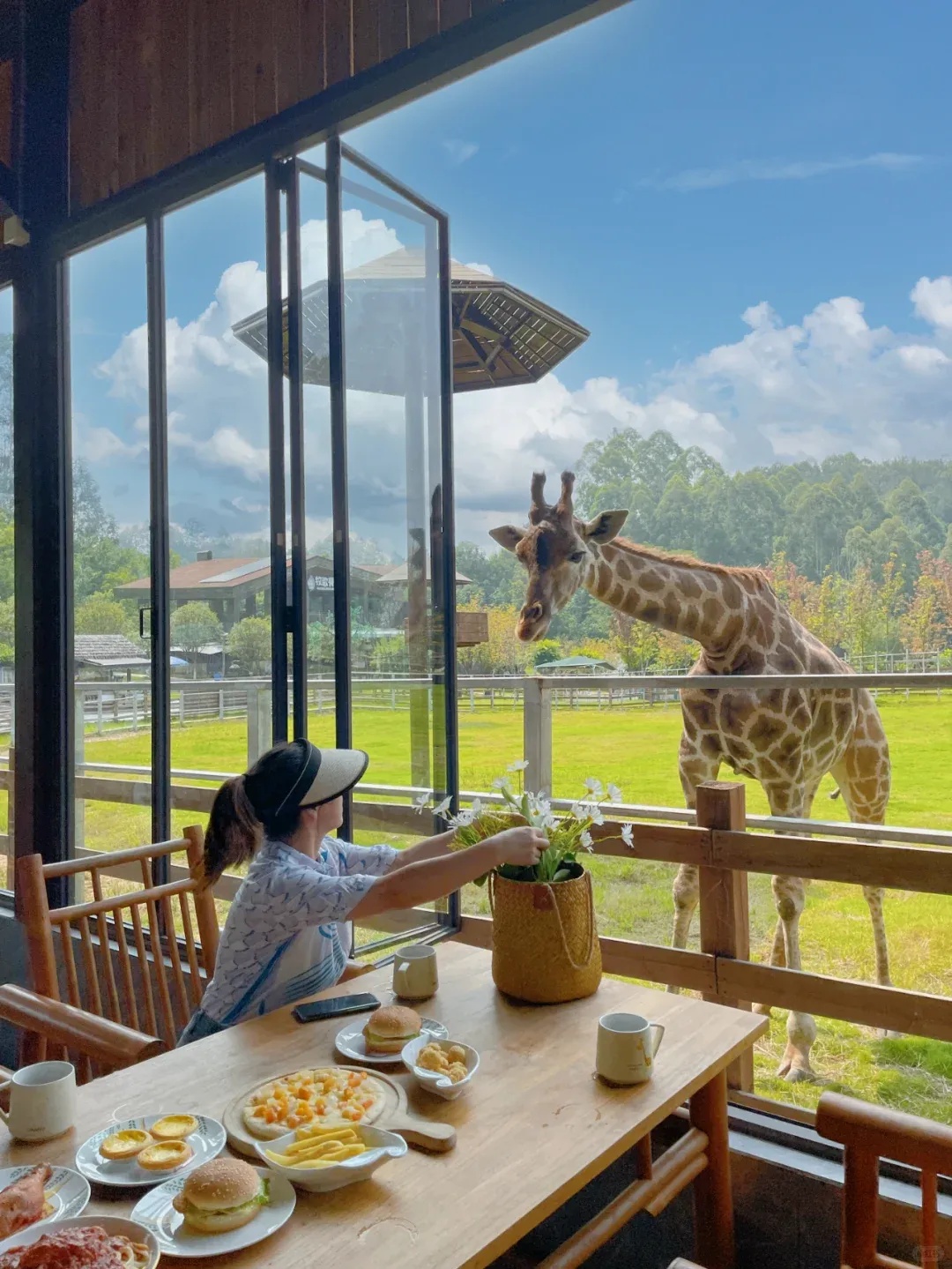 春节可用【黔韵新春.田园非遗文化节】仅399起住黄龙溪欢乐田园野趣酒··店，树屋木屋随心选，送早餐+双人门票，邂逅萌宠，探秘亲子童话世界！