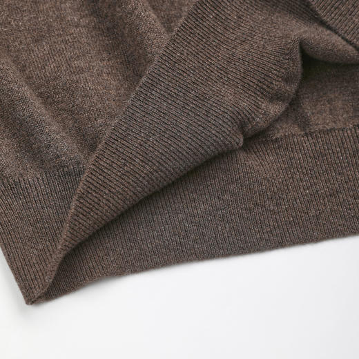 ROMI STUDIO“气质优雅”羊绒羊毛软糯肤感V领毛织打底RWDSS61906 商品图4