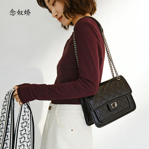 【商场同款】CNA5967 “ 潮针织 “收腰显瘦版型好穿百搭 面料细腻软绵亲肤自在 晕染花纹摩登好看 商品图8