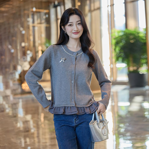 奢姿大码女装2025冬季时荷叶边圆领针织开衫胖妹妹气质减龄上衣9854691029 商品图1