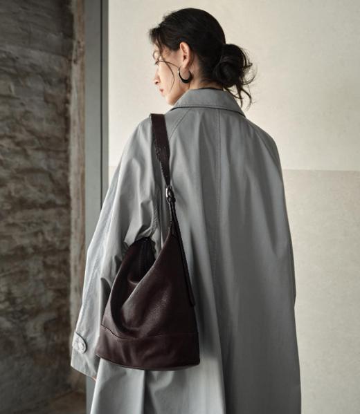 老米优品🎈代工厂直发！高端系列《裘真植鞣小山羊皮双耳水桶包托特包》单肩斜挎，文艺复古 大容量包包！ 商品图5