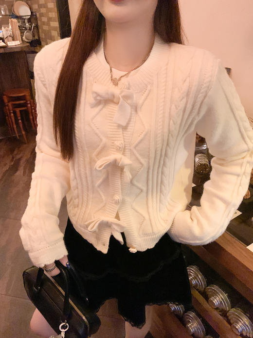 <曾小咸推荐>现货秒杀 ！微信超特价！立体蝴蝶结短款毛衣 日常209.99 立减120 秒杀89.99！！ 商品图5