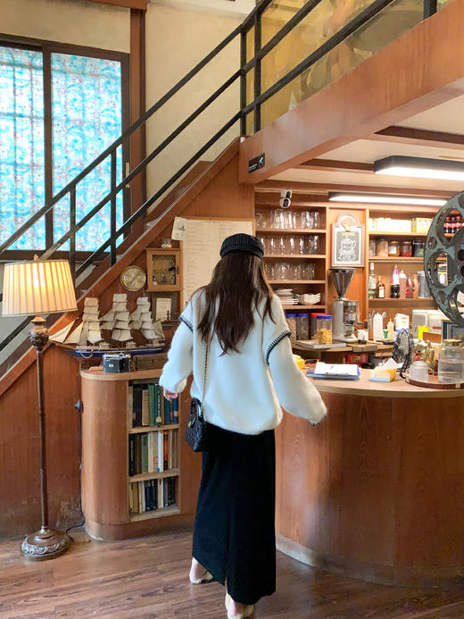 <曾小咸推荐>现货秒杀 ！微信超特价！2色韩系撞色毛衣 日常169.99 立减80 秒杀89.99！ 浅灰色休闲裤秒杀79.99！！ 商品图10