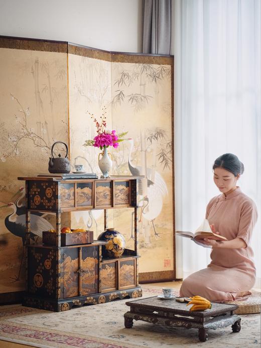 独角鹿西洋古董20世纪中期日本昭和时期出品东方山水楼阁主题黑地金漆莳绘茶棚 商品图1