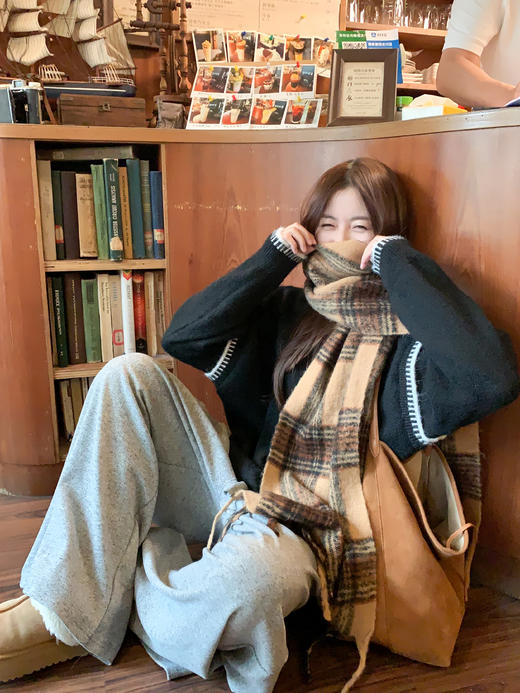 <曾小咸推荐>现货秒杀 ！微信超特价！2色韩系撞色毛衣 日常169.99 立减80 秒杀89.99！ 浅灰色休闲裤秒杀79.99！！ 商品图9