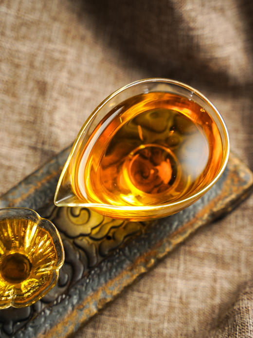 【野放高杆王】2015年头春古树茶老挝高杆古树茶：纯净自然的茶中极品，357克/饼 商品图6