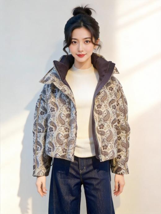 SZ6R27_银灰色_羽绒服_冬季_立领复古腰果花提花镶边短款_高级女装_BERNIEELEN 伯妮斯茵 商品图1