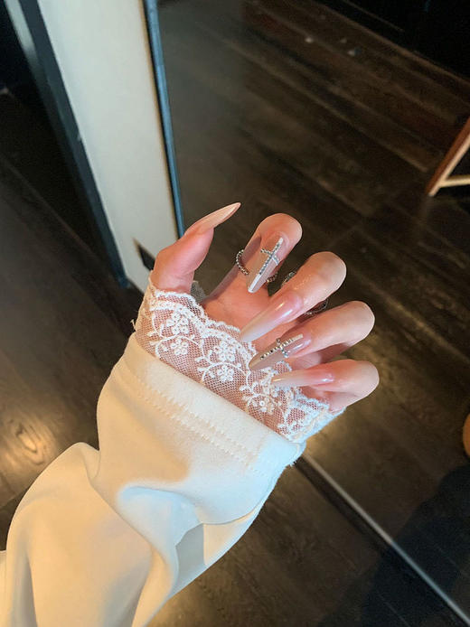 【YW】无忧购拼接蕾丝暖绒加厚百搭宽松慵懒保暖圆领大白长袖T（截单后3-5天发货) 商品图8