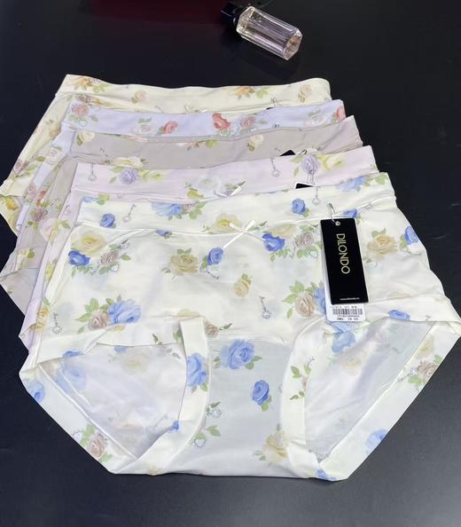 春日花园内裤冰丝亲肤柔软细腻透气内裤两个版型小版中版1216616-6017 商品图6