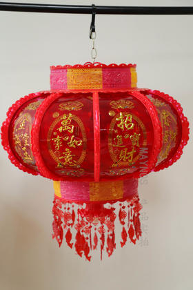 🏮🏮大红灯笼高高挂，新年氛围感瞬间拉满~【MAYNOS七彩旋转灯笼】单层：169/对 双层：189/对🧨七彩光影流转，新春氛围感拉满