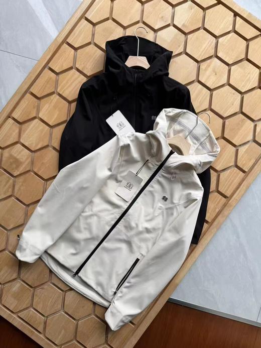 F012492运动户外休闲防风连帽拉链女士冲锋衣软壳外套 商品图0