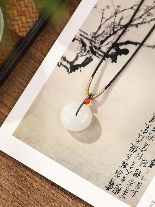 和田玉平安扣吊坠 女款轻奢玉石吊坠 送家人朋友的礼物 男女同款 商品图2