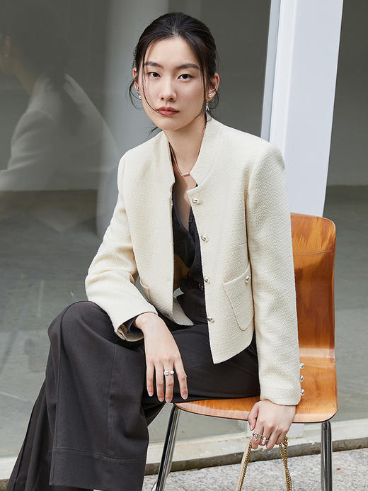 挺括质感小香风外套 春季米白色遮肉百搭气质短款上衣 商品图0