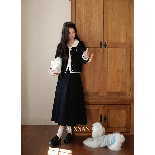 鹿向南「陷进温柔」假两件黑色针织毛衣女秋冬设计感收腰短款上衣 商品图2