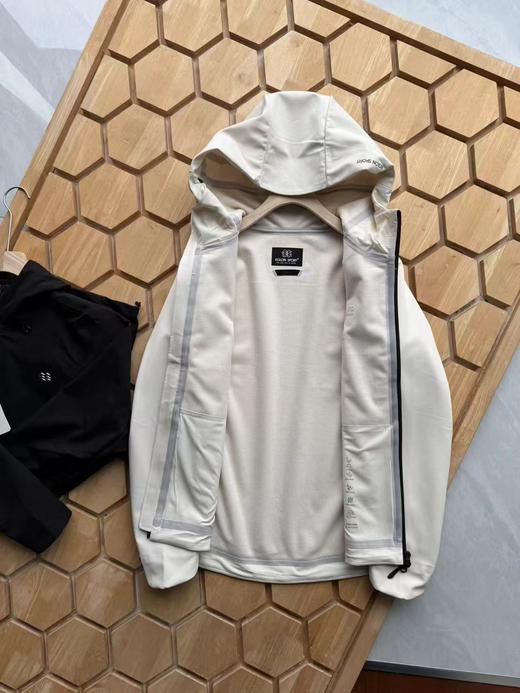 F012492运动户外休闲防风连帽拉链女士冲锋衣软壳外套 商品图8