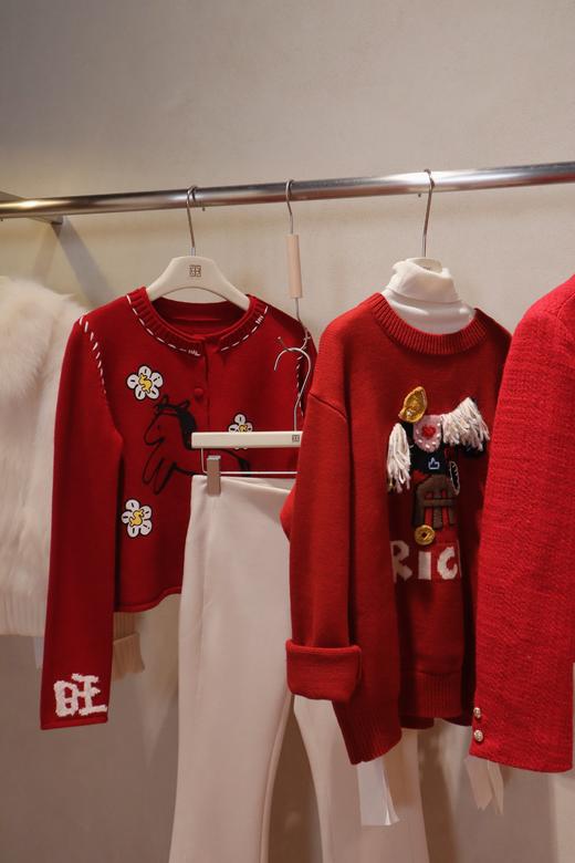 PIANAI冷小姐# 马上有钱花新年红色羊毛开衫 商品图3