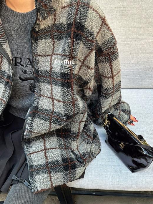 【非质量问题不退】PP36-缪缪 格纹拉链开合绒感外套（PP） 商品图5