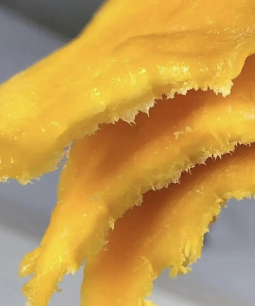 又淘到一款好吃的。真的超级无敌好吃的芒果干😭
满满的真材实料 味道巨香巨浓郁
整体口感吃起来扎实有嚼劲#芒果干糯甜不粘牙。 商品图4