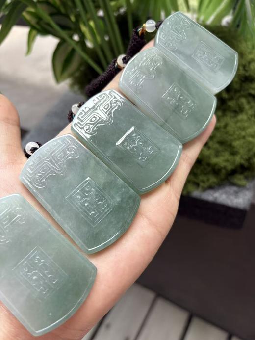 【直播大场福利】糯冰复古翡翠平安牌 年终福利 附证书 随机发货 商品图3