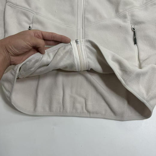 原单正品 Mammut猛犸象经典红标Polartec抓绒衣，山野无畏，暖护随行。米白/藏青/黑色 S-XXL 商品图12