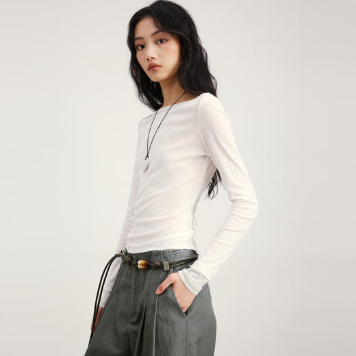 lost in echo2026年春季新款交叠一字领长袖修身显瘦拼色上衣女 商品图3