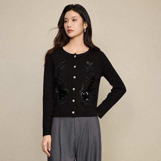 「高货rp」全新升级【铂金会员404/天猫539/差价135】(10553)洛诗琳轻奢法式重工手工钉珠针织上衣2026新款圆领天丝羊毛外套 商品图2