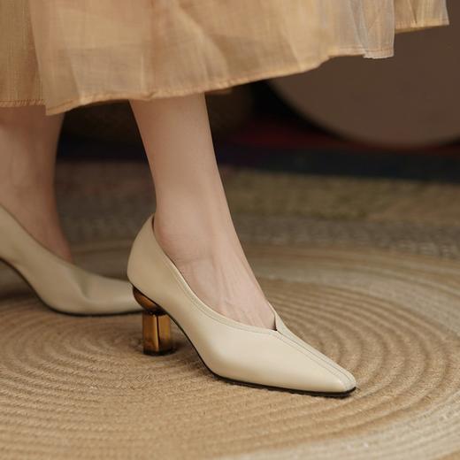 【预售5天】法式高跟鞋女新款细跟百搭真皮设计感小众职业工作尖头单鞋 BXJ-B462 商品图3