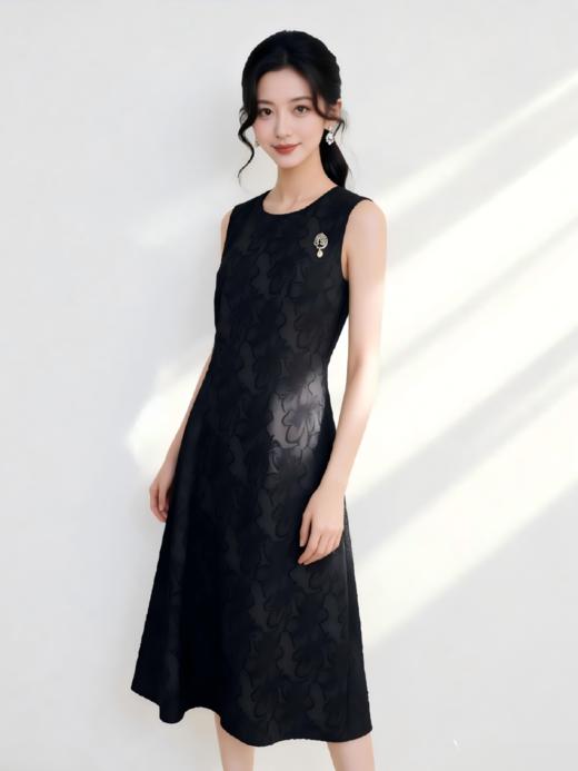 SZ3S57_漆黑色_连衣裙_春夏_圆领收腰优雅气质_高级女装_BERNIEELEN 伯妮斯茵 商品图2