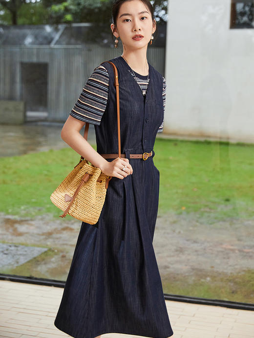 V 领牛仔背心裙女 2026 春装新品 原色深蓝收腰显瘦通勤中长款 A 字裙 商品图1