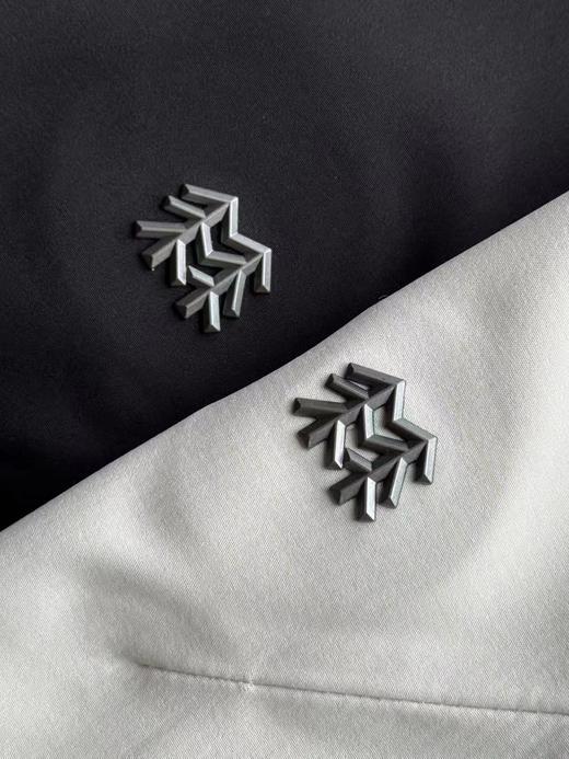 F012492运动户外休闲防风连帽拉链女士冲锋衣软壳外套 商品图3