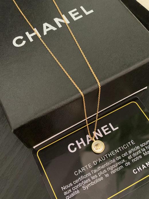 F012415新款百搭设计感十足贝母小双C项链 商品图3