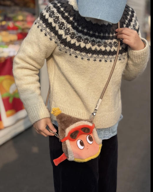 泡泡玛特正品卡塔尔多哈机场限定斜挎包 商品图8