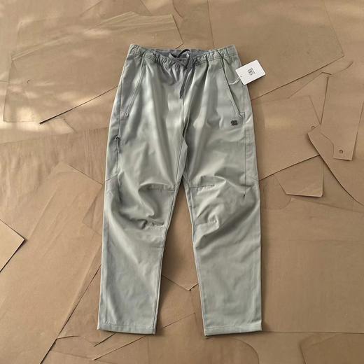 F012414加绒款金属标运动跑步训练防风防水透气冲锋长裤 商品图4