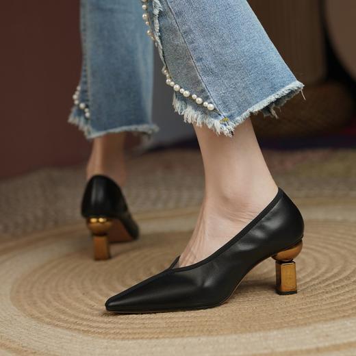 【预售5天】法式高跟鞋女新款细跟百搭真皮设计感小众职业工作尖头单鞋 BXJ-B462 商品图4