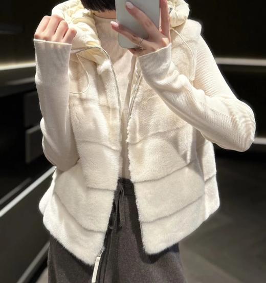 个位数库存  拼手速！ 重磅  连帽羽绒拼接水貂马甲  不退不换    水貂鹅绒连帽马甲 商品图2