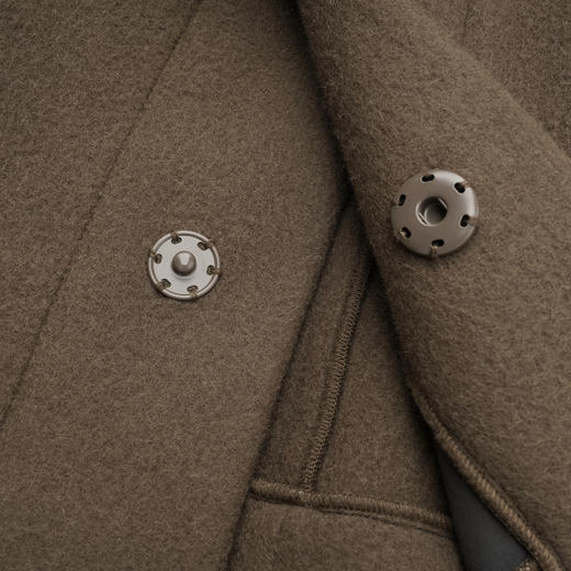 ROMI STUDIO“美拉德”腔调穿搭牛角扣斜襟领腰带大衣外套 23AWW703 商品图2