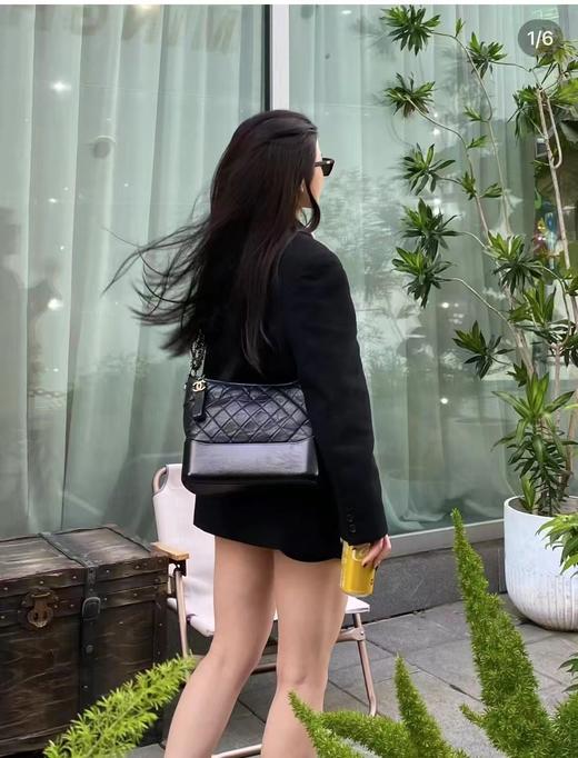 F012409新中号精典款复古链条单肩斜跨流浪包 商品图0