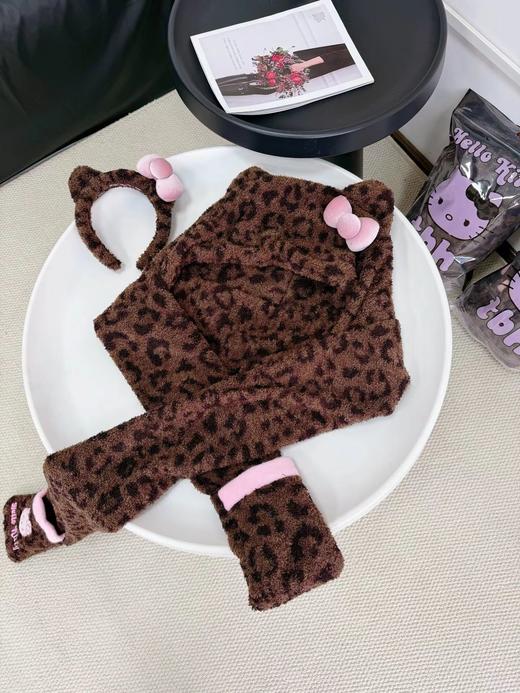 F012468二合一设计联名款豹纹毛绒手套帽子围巾 商品图2