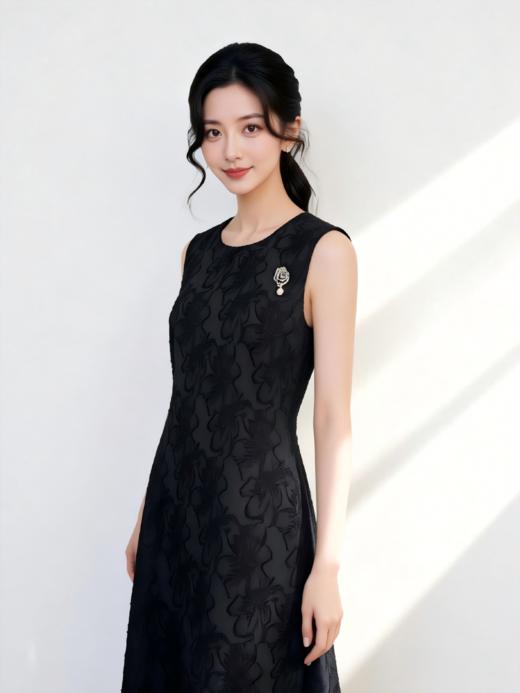 SZ3S57_漆黑色_连衣裙_春夏_圆领收腰优雅气质_高级女装_BERNIEELEN 伯妮斯茵 商品图3