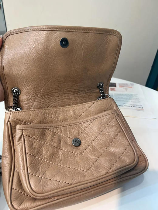 YSL niki 小号 奶茶色 d扣 油蜡牛皮 斜挎包 商品图1