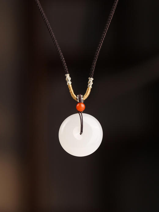 和田玉平安扣吊坠 女款轻奢玉石吊坠 送家人朋友的礼物 男女同款 商品图4