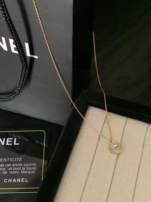 F012415新款百搭设计感十足贝母小双C项链 商品图6