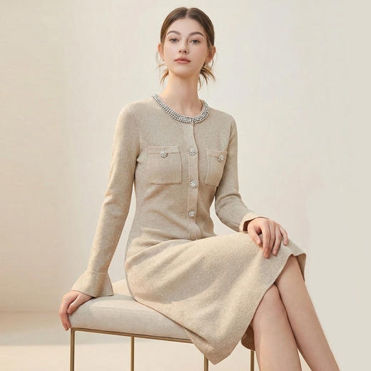 「自」全新升级【铂金会员441/天猫589/差价148】(00042)洛诗琳重工镶钻连衣裙2026新款法式小香风高级感显瘦针织裙 商品图0