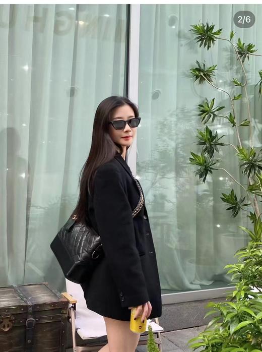 F012409新中号精典款复古链条单肩斜跨流浪包 商品图1