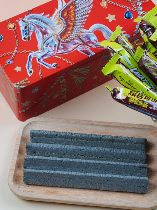 【开心果味可可酥礼盒】❗️一口咬下去咔嚓作响~酥酥脆脆😋入口即化✅浓郁可可香 + 开心果风味脆香，两重风味组合，外层酥脆，内层夹心 商品图3