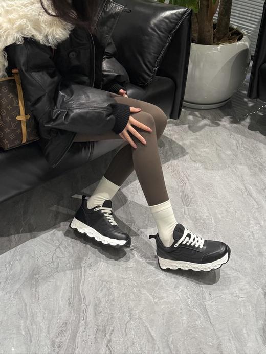 【好看到犯规的爱马家同款猪鼻子情侣休闲鞋】 72小时内发货 头层牛皮+头层羊皮双料组合  独家定制纱丁三防材质  上脚透气不闷  高弹猪皮鞋垫光脚穿也没压力  活力减龄~ 商品图13