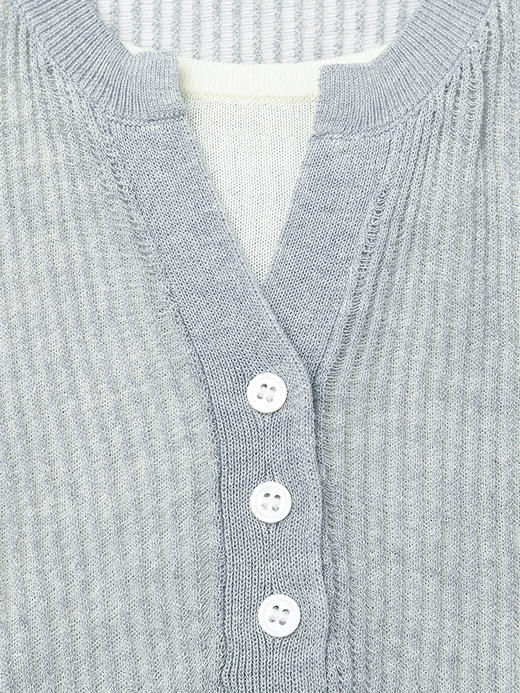 慵懒风浅灰 V 领针织衫 春季新款坑条肌理感防晒打底衫 商品图2