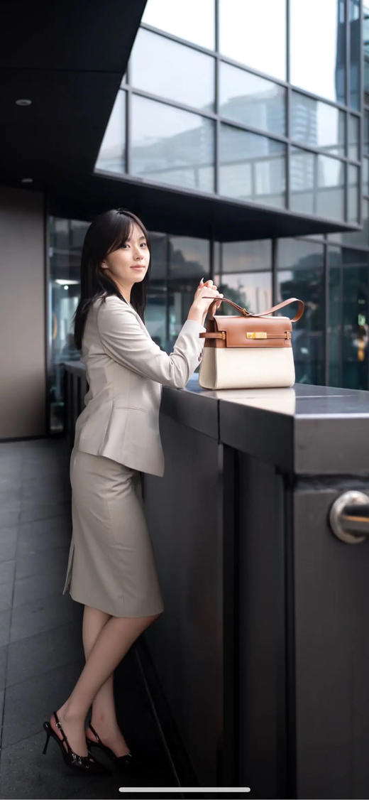 YSL 曼哈顿 米色拼焦糖色 帆布拼牛皮 中号 金扣 单肩包 商品图2