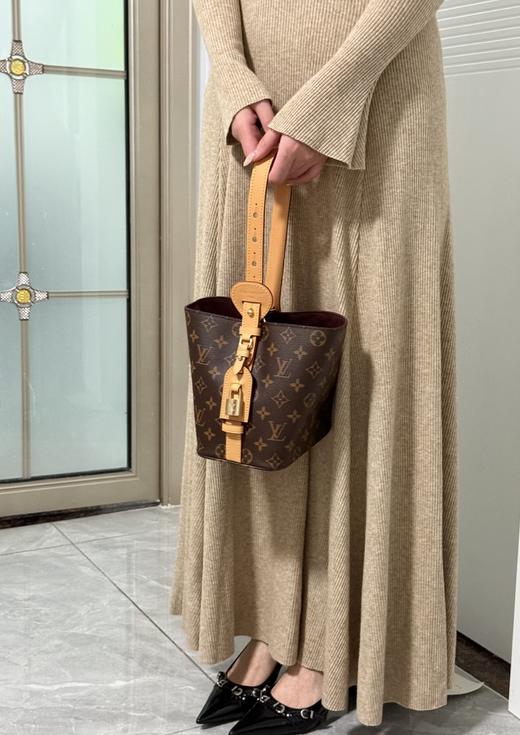 海外邮寄可扫芯片原版皮allinBB发财水桶包 商品图5