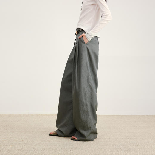 lost in echo2026年春季新款休闲百搭扣袢叠褶宽松阔腿及地长裤女 商品图3